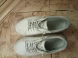 Deportivo Guess Blanco y Plateado