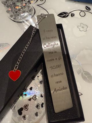 Segnalibro con cuore rosso