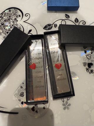 Segnalibro con cuore rosso