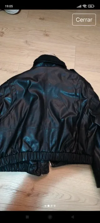 Chaqueta polipiel Bershka negra