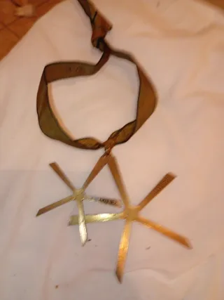 Collar Loewe Dorado y Verde