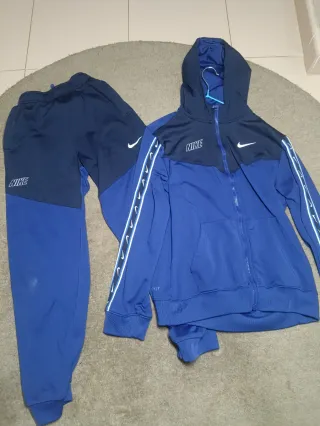 Chándal Nike Dri-Fit Azul Marino y Negro.