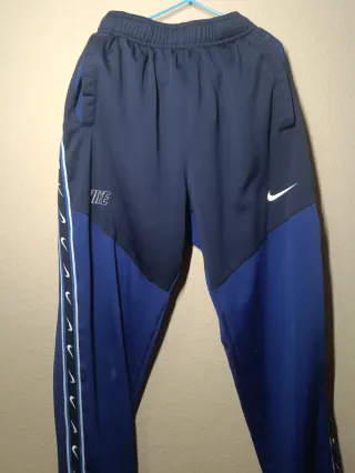 Chándal Nike Dri-Fit Azul Marino y Negro.