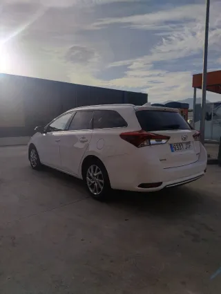 Toyota Auris 2016
