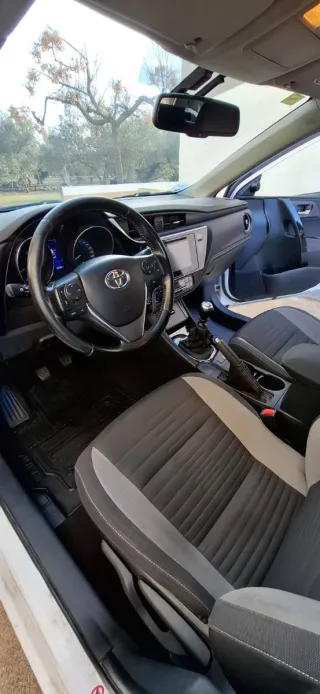 Toyota Auris 2016