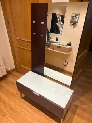 Mueble recibidor madera y cristal