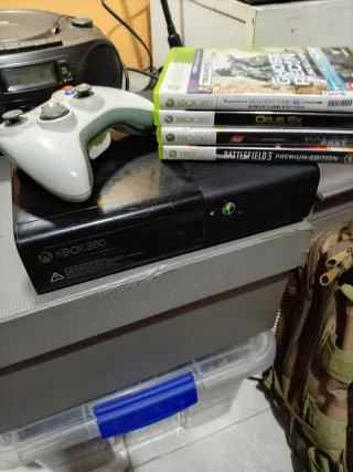 Xbox 360 Negra + 4 Juegos