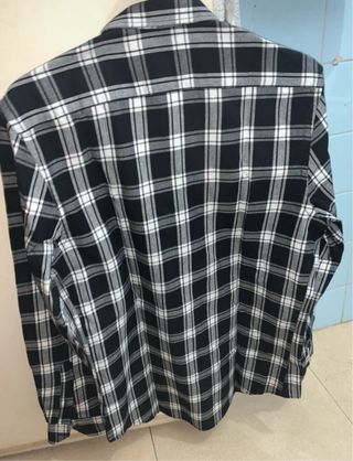 Camisa Zara Man cuadros blanco y negro