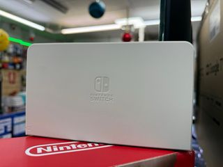 Nintendo Switch OLED Blanca y Negra