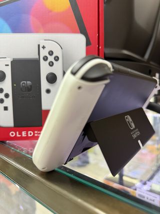 Nintendo Switch OLED Blanca y Negra