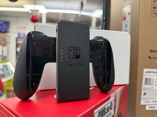 Nintendo Switch OLED Blanca y Negra