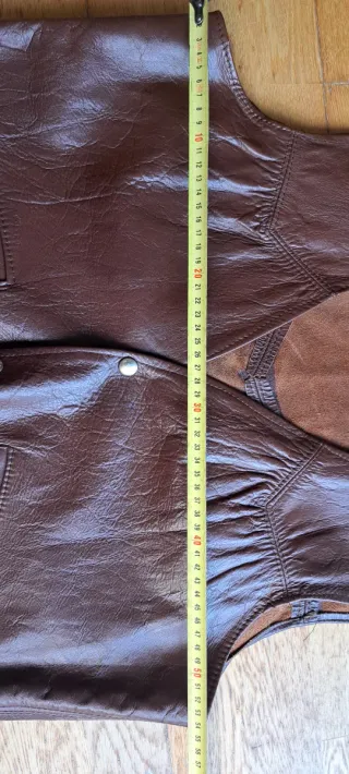 Chaleco de piel marrón