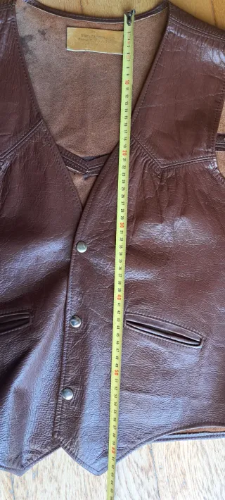 Chaleco de piel marrón