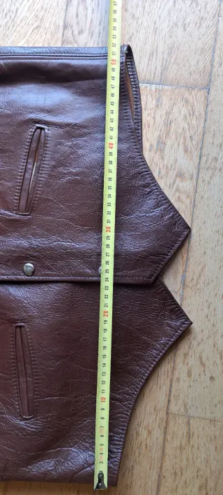 Chaleco de piel marrón