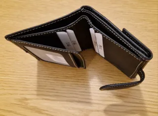 Cartera El Potro Negra Piel a estrenar.