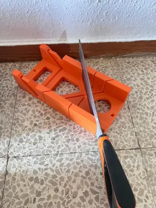 Caja de inglete para sierra