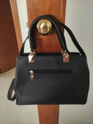 Bolso Unart Negro con Lazo y Flor