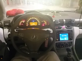 Mercedes-Benz Clase C 2004
