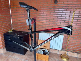 Cuadro Scott Scale 910 ( a reparar eje pedalier )