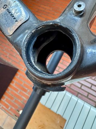 Cuadro Scott Scale 910 ( a reparar eje pedalier )