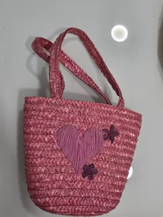 Bolso infantil rosa con corazón