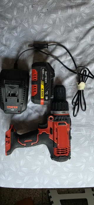 Taladro Percutor Stayer 18V + Batería y Cargador