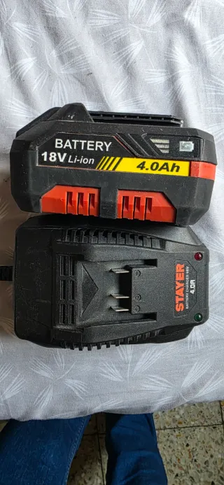 Taladro Percutor Stayer 18V + Batería y Cargador