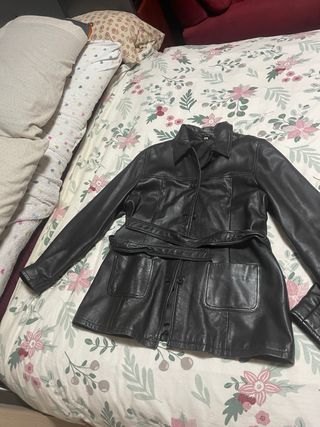 Chaqueta de cuero negra