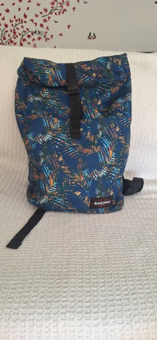 Mochila Roll Up Eastpak Estampada