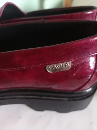 Zapatos de charol rojos