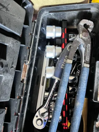 Caja de herramientas con accesorios