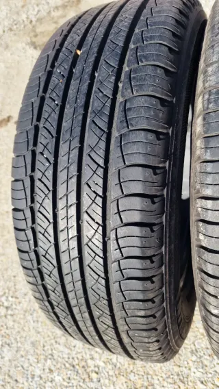 Neumáticos 215/65/16