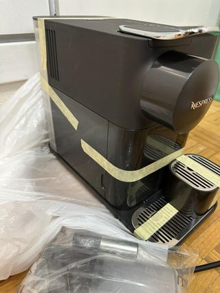 Cafetera Nespresso Lattissima One