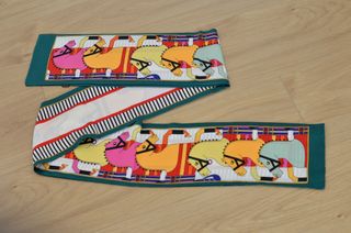 Pañuelo estampado caballos multicolor