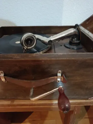 Tocadiscos antiguo para restaurar