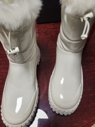 Botas Guess charol blancas talla 41