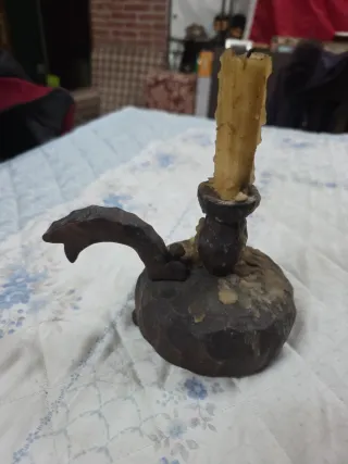 Portacandele antico in legno