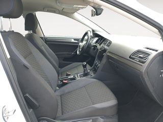 Volkswagen Golf Advance