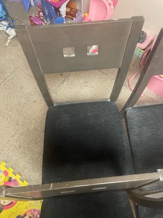 Juego de 4 sillas de comedor, cada un a 5€