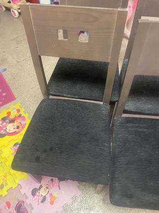 Juego de 4 sillas de comedor, cada un a 5€