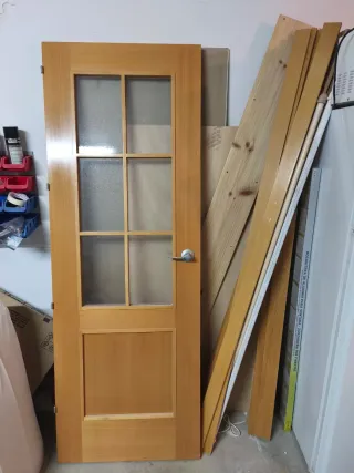 2 Puertas de madera de Roble, una con cristal