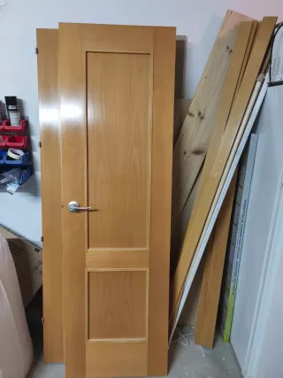 2 Puertas de madera de Roble, una con cristal