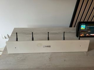Perchero de pared blanco con 5 ganchos