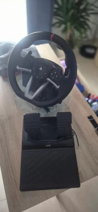 Volante e Pedali PS4 HORI