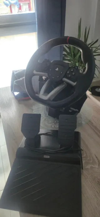 Volante e Pedali PS4 HORI