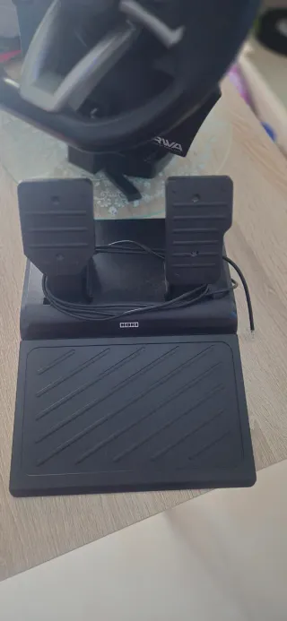 Volante e Pedali PS4 HORI