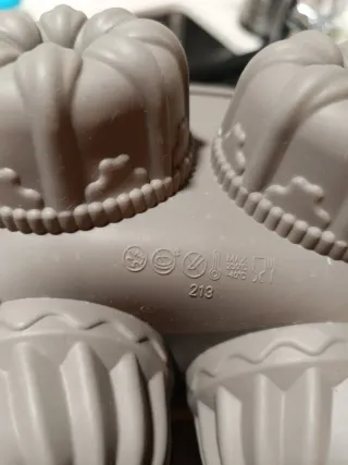 Molde silicona cupcakes gris