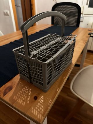 Cesta cubiertos lavavajillas en perfecto estado