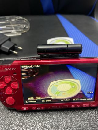 PSP Slim 3004 Roja + Accesorios