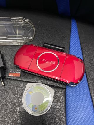 PSP Slim 3004 Roja + Accesorios